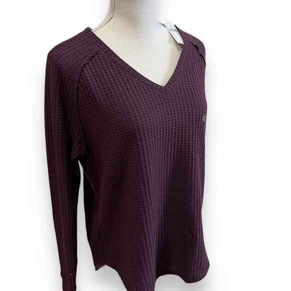 AMERICIAN EAGLE Soft & Sexy Waffle Knit Long Sleeve Tee Top Burgundy NWT Small - Picture 3 of 11